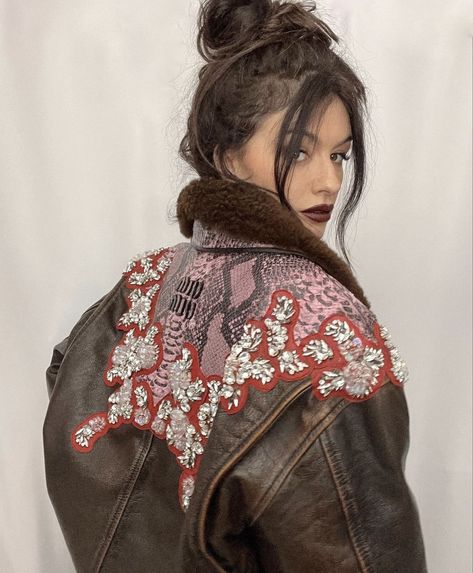 Embroidered Leather Jacket, Diy Jacket, Embroidery Designs Fashion, Excuse Me, Brown Jacket, Clothing Hacks, Fancy Outfits, High Fashion Street Style, Custom Dresses