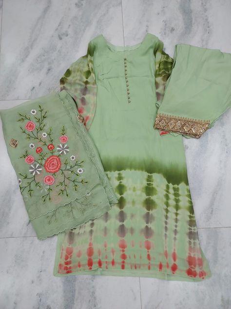 Suit Inspiration, Tye Dye Patterns, Churidar Neck, Churidar Neck Designs, Embroidery Store, Hd Pic, Designer Punjabi Suits, Boutique Suits, Gift Inspo