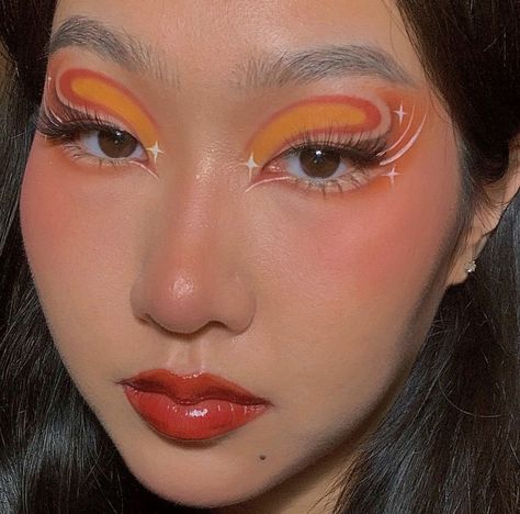 Fire Makeup, Artsy Makeup, Maquillage On Fleek, Graphic Eyeliner, Cake Face, Eye Makeup Designs, Colorful Eye Makeup, Makeup Clothes, Creative Eye Makeup