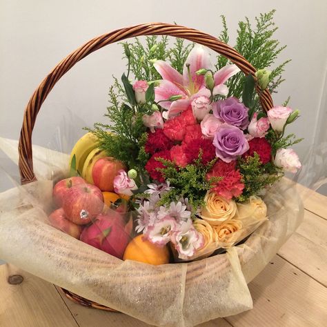 a fruit basket a day keeps the blues away! #marcheauxfleur #fruitbasket #singapore #sgfleur #getwellsoon Fruit Basket Arrangements Gift Ideas, Fruit Basket With Flowers, Flower Fruit Basket, Gift Fruit Basket Ideas, Fruit Basket Decoration For Wedding, Gift Fruit Basket, Fruit Basket Decoration, Fruit Basket Decor, Fruit And Flower Basket