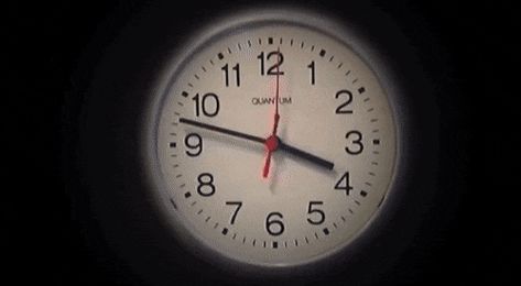 Understand Emotions, Moving Gif, Learn Turkish Language, Hd Dark Wallpapers, I Don't Understand, Old Technology, Clock Wallpaper, Iphone Wallpaper Fall, Analog Clock