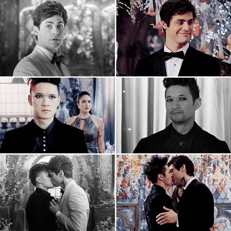 [Malec × edit] 1.12|3.22 These are the superior Parallels 😍 Q| Malec kiss in 1.12 or 3.22? A| IK this isn't fair comparison, but I wanna… Malec First Kiss, Malec Edit, Best Restaurants In Detroit, Malec Kiss, Drink Drawing, Drink Ads, Drink Vodka, Marvel Ultimate Alliance, Shadowhunters Series