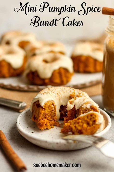 These Mini Pumpkin Spice Bundt Cakes with Maple Icing are perfectly moist, soft, and simple to make. Use a bundtlette pan to bake the sweetest fall cakes that are a wonderful alternative to pumpkin pie! Pumpkin Bundt Cakes, Mini Bunt Cake, Pumpkin Bundt Cake Recipes, Mini Bundt Cakes Recipes, Pumpkin Bundt, Cake Calories, Pumpkin Bundt Cake, Mini Bundt, Mini Bundt Cakes