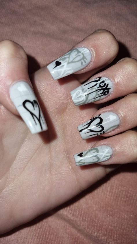 Angry Nails, Boujee Nails Designs Long, Graffiti Nails Acrylic, Punk Nails Grunge, Graffiti Nail Art, Graffiti Nails, Halloween Acrylic Nails, Punk Nails, Grunge Nails