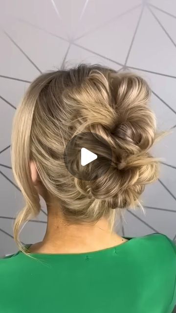 Bob Length Updo, How To Do An Updo Yourself Short Hair, Updo Hairstyles For Wedding Tutorial, Up Do Medium Hair, Short Pretty Hairstyles, Easy Formal Hairstyles For Short Hair, Short Hair Formal Updo, Up Do For Short Hair Easy, Short Hair Updos For Wedding