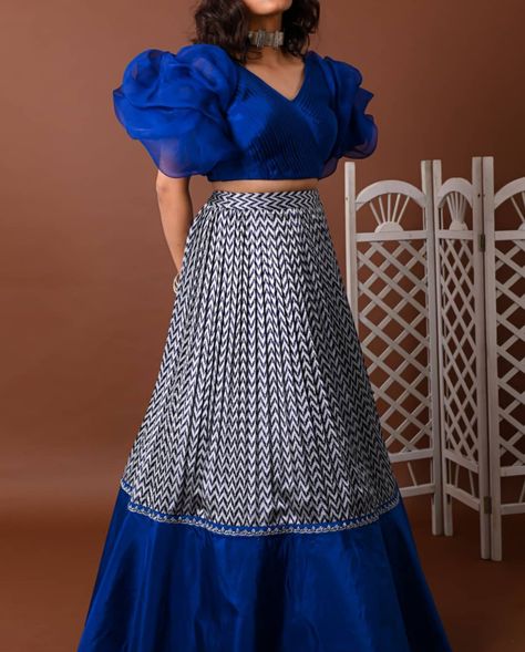 Maxi Dress Styles, Skirt With Top, Traditional Party Wear, Lehenga Saree Design, Style Guru, Blouse Designs Indian, Long Dress Design, Half Saree Designs, Ladies Blouse Designs