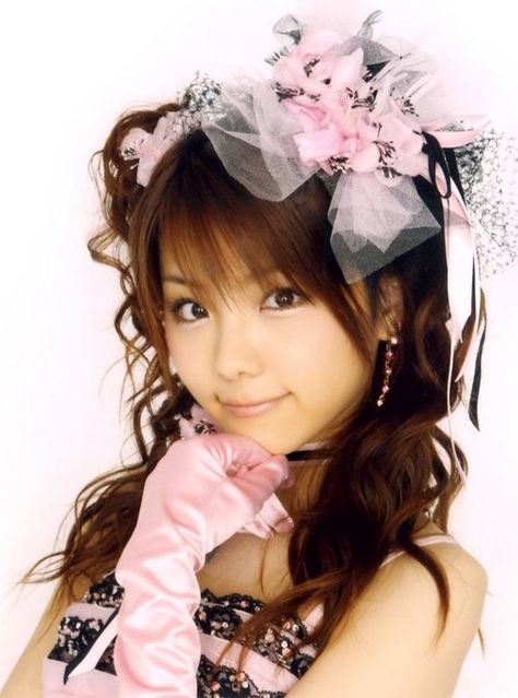 love her <3 Tanaka Reina, Gyaru Hair, Japanese Makeup, Gyaru Fashion, Japanese Street Fashion, Fashion People, Pretty Style, Girls Dream, I Love Girls