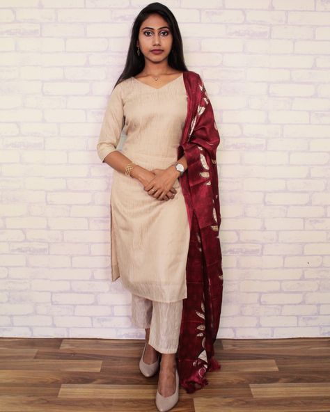 Straight cut kurti with narrow pant Straight Cut Pants For Kurti, Straight Cut Kurti Designs, Straight Cut Pants, Silk Kurti, Kurtis With Pants, Designer Outfits, Bootcut Pants, Indian Designer Outfits, Muslim Girls