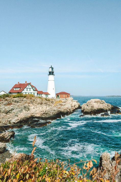 Here are the best things to do in Portland, Maine during a long weekend getaway. Discover the best Long Weekend itinerary for Portland, Maine, with the best things to do in Portland Maine, the best place to stay in Portland Maine, and the best places to eat in Portland Maine. | portland maine weekend trip | girls weekend in portland Maine | long weekend in portland Maine | weekend getaway portland maine Portland Maine In October, Maine Neighborhood, Maine Honeymoon, Maine Roadtrip, Maine Photos, Summer In Maine, Maine Portland, Maine Aesthetic, East Coast Summer