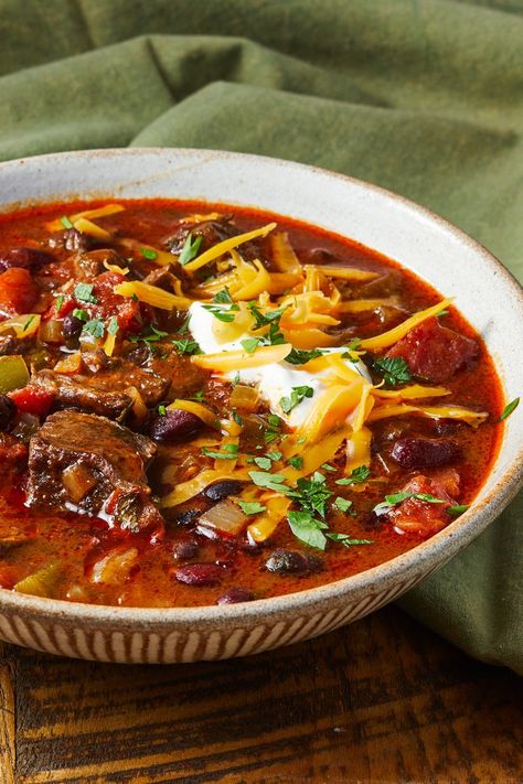 Stew Meat Chili, Slow Cooker Steak Chili, Beef Stew Meat Chili, Chilli Recipe Crockpot, Crock Pot Stew Meat Recipes, Holiday Meats, Chili With Stew Meat, Steak Chili Recipe, Chili With Black Beans