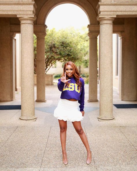 Decision Day Photoshoot Lsu, Lsu Graduation Pictures, College Decision Photoshoot, Lsu Graduation, College Announcements, Grad Picture Ideas, College Grad Party, Nursing Graduation Pictures, Grad Outfits