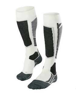 How to Prevent Cold Feet Skiing | Welove2skiWeLove2Ski Cashmere Socks, Ski Socks, Sport Outfit Woman, Womens Cashmere, Happy Socks, Snowboards, Knee High Socks, Komplette Outfits, Sport Socks