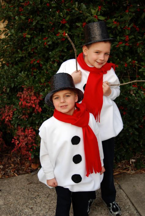 Snowman costume Christmas Character Costumes Diy, Character Costume Ideas, Diy Christmas Costumes, Christmas Character Costumes, Winter Wonderland Outfit, Christmas Movie Characters, Christmas Parade Floats, Snowman Costume, Movie Character Costumes