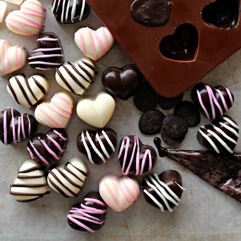 Homemade Chocolate Candy, Gluten Free Marshmallows, Chocolate Diy, Chocolate Covered Marshmallows, Chocolate Marshmallow, Heart Shaped Chocolate, Chocolate Covered Treats, Valentine Desserts, Valentines Day Desserts