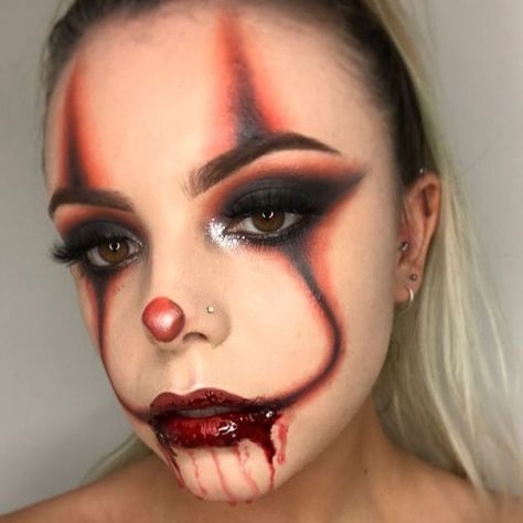 Creepy Halloween Makeup Ideas, Creepy Clown Makeup, Pelottava Halloween, Halloween Makeup Clown, Halloween Makeup Look, Halloween Make-up Looks, Halloweenský Makeup, Clown Halloween Costumes, Holloween Makeup