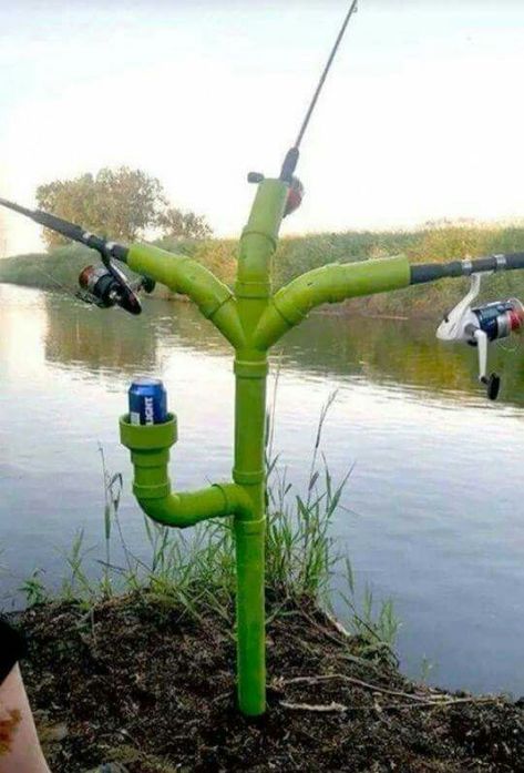 Fishing Fishing Boat Accessories, Fishing Tricks, Fishing Rod Holders, Fishing Pole Holder, Family Fishing, Fishing Hacks, Diy Fishing, Pvc Projects, Bass Fishing Tips