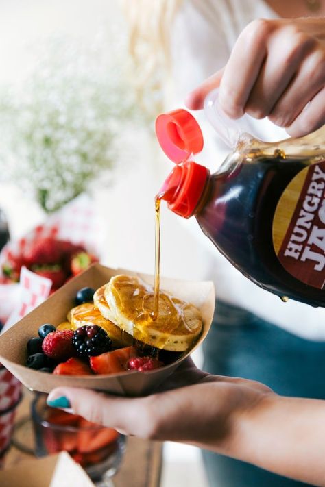 A great idea for a party, baby shower, wedding shower, birthday, etc. An easy PANCAKE BAR with a SPARKLING JUICE BAR! (Non alcoholic) via chelseasmessyapron.com Girl Brunch, Pancake Bar, Unicorn Party Food, Baby Shower Food For Girl, Pancake Party, Pancakes And Pajamas, Sparkling Juice, Graduation Party Foods, Girls Brunch