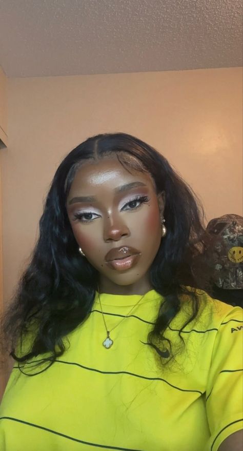 Snatched Eye Makeup, Bratz Makeup Inspired, Bratz Inspired Makeup, Bratz Makeup Look, Warm Makeup Looks, Full Face Makeup Looks, Crush Pfp, Fairytale Makeup, Different Makeup Styles