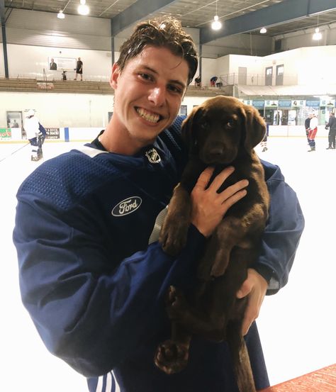 Hockey Players Girlfriend, Mitch Marner, Toronto Maple Leafs Hockey, Maple Leafs Hockey, Hockey Pictures, Hockey Memes, Hot Hockey Players, Hockey Baby, Hockey Humor