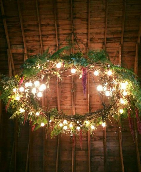 Beautiful grapevine chandelier idea Ivy Chandelier Wedding, Grape Vine Chandelier, Grapevine Chandelier, Chandelier Wreath, Boho Camping, Woodlands Wedding, Fairy Garden Art, Hanging Centerpiece, Christmas Chandelier