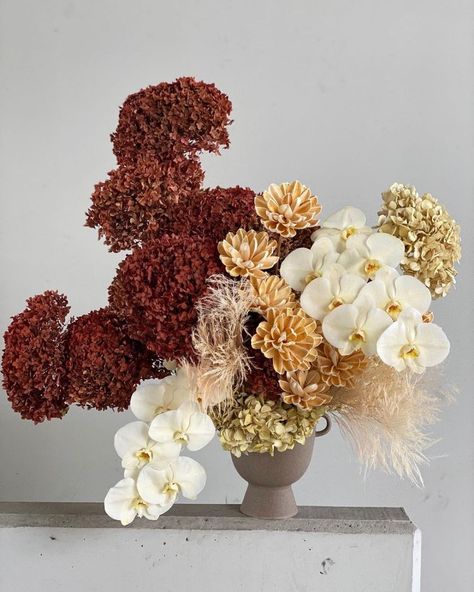 Florist Portfolio, East Olivia, Elizabeth Johnson, Corporate Flowers, Bright Florals, Summer Love, Dried Floral, Modern Flower, Floral Display