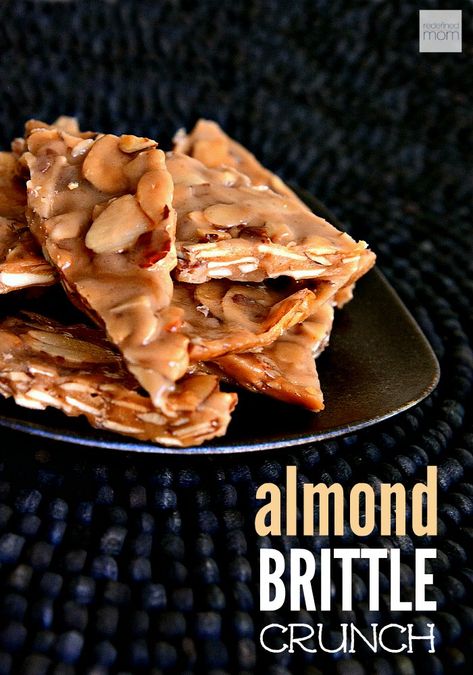 Almond Crunch Candy, Almond Brittle Recipes Simple, Nut Brittle Recipe Simple, Fast Sweet Snacks, Peanut Brittle Recipe, Almond Brittle, Crunch Recipe, Almond Crunch, Brittle Recipes