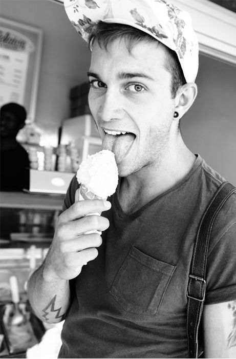 Guy Eating Ice Cream, Men's Portrait Photography, Eating Ice, Eating Ice Cream, People Eating, Male Portrait, Black American, Portrait Photography, Ice Cream