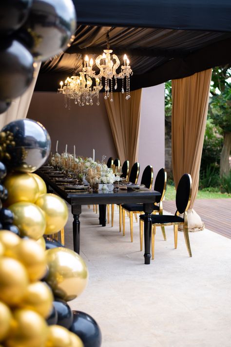 Elegant House Party, Black Tie Event Decor, Formal Birthday Party Ideas, Luxury Event Decor, Shed Wedding, Cocktail Party Decor, Elegant Birthday Party, Dinner Party Decorations, Gold Party Decorations