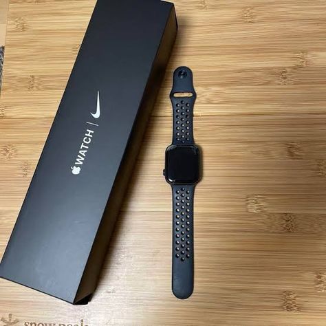 Nike Apple Watch, Black Apple Watch, Apple Watch Nike, Character Pictures, Black Apple, Cartoon Character Pictures, Boys Nike, Apple Watch Series, Cartoon Character