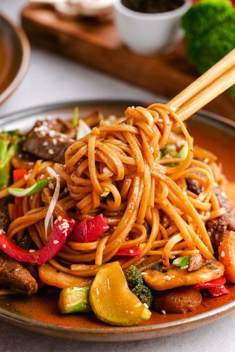 Beef Lo Mein Beef Lo Mein Recipe, Beef Lo Mein, Lo Mein Recipe, Lo Mein Recipes, Lo Mein, Spicy Beef, Veggie Stir Fry, Homemade Beef, Sauteed Veggies