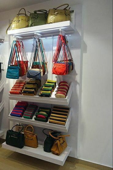 Shoe Store Decoration, Bag Shop Interior Design Retail Stores, Bag Boutique Interior, Shelf Design For Shop, Purse Shelves Display, Store Shelves Design Shop Displays, Modern Boutique Interior, Bag Store Display, Verve Magazine