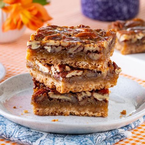 Pecan Pie Bars Recipe Pioneer Woman Pecan Pie, Easy Pecan Pie Bars, Pecan Pie Bars Easy, Easy Pecan Pie, Pie Bars Recipe, Pecan Pie Bars Recipe, Pumpkin Cream Pie, Pie Crust From Scratch, Thanksgiving Desserts Table