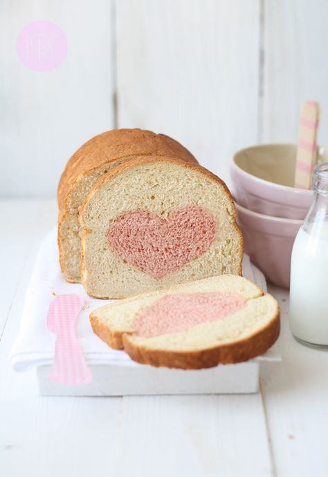 Pastel Cupcakes, A Loaf Of Bread, Loaf Of Bread, Valentines Day Food, Valentine's Day Recipes, Valentines Food, Loaf Bread, Cute Food, Bread Baking