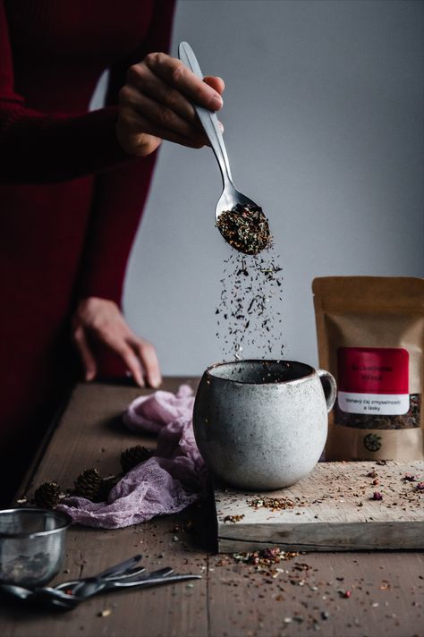 Tea Commercial, Tea Brand Photography, Tea Lifestyle Photography, Tea Photoshoot Ideas, Tea Food Photography, Tea Lifestyle, Tea Herbs, Product Photography In Nature, Thé Aesthetic