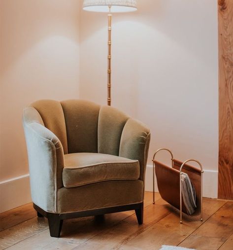 House Tour: Old House Our Home - George Smith (US) Old House Our Home Josie, Old House Our Home, Fashion Mumblr, Lifestyle Blog Design, Morning Room, Man About Town, London House, The Cotswolds, House Tour