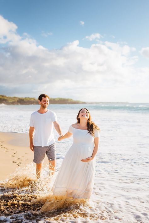 Maternity Photography Beach Poses, Maternity Photography Beach Couple, Babymoon Photoshoot, Pregnancy Photoshoot Beach, Hawaii Babymoon, Maternity Shoot Beach, Beach Maternity Shoot, Beach Maternity Pictures, Maternity Photography Beach