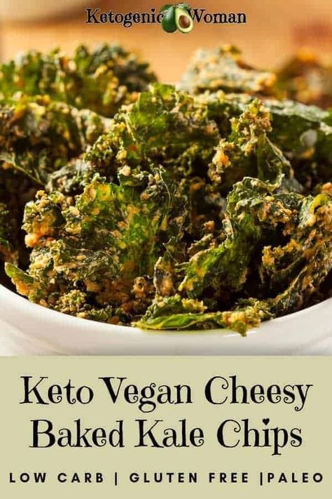 Low Carb Keto Kale Chips Recipe - Crunchy, Cheesy and Gluten Free! - Ketogenic Woman Vegan Kale Chips, Cheesy Kale Chips, Kale Chips Recipe, Vegan Low Carb, Kale Chips Baked, Kale Chip Recipes, Baked Kale, Vegan Snack Recipes, Cheese Chips