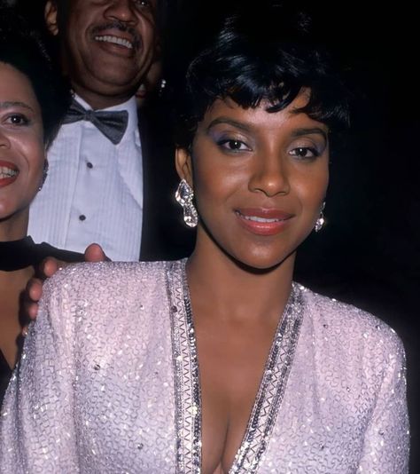 Phylicia Rashad, Black Cosplay, Black Glamour, The Cosby Show, Boss Ladies, Black Actresses, Black Tv, Phenomenal Woman, Vintage Black Glamour