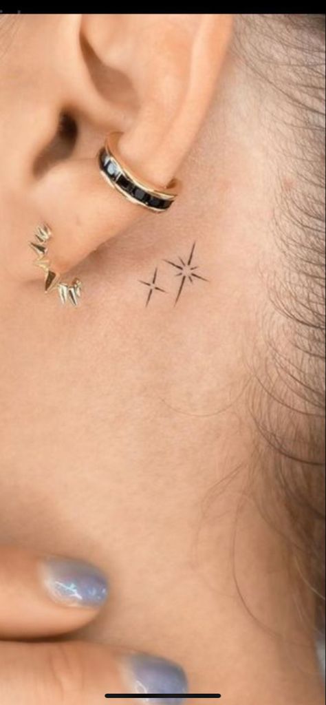 Star Tattoos Behind Ear, North Star Tattoos, Tattoo Sonne, Sparkle Tattoo, Small Star Tattoos, Unique Tattoos For Women, Behind Ear Tattoos, Tiny Tattoos For Women, Petite Tattoos