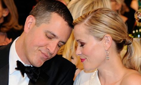 Reese Witherspoon and her husband Jim Toth confirmed they are getting divorced last... Reese Witherspoon Husband, Reese Witherspoon Hair, Ava Elizabeth Phillippe, Celebrity Divorce, Ava Phillippe, Ryan Phillippe, Pink Sash, Celebrity Bride, Blonde Actresses