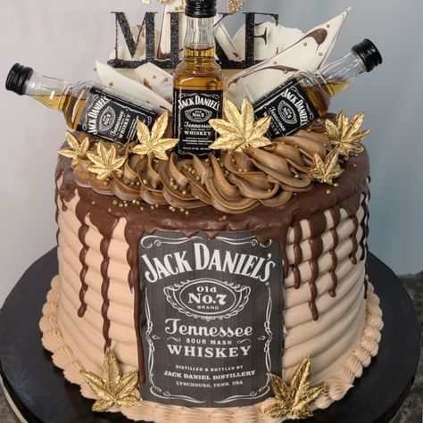 Guiness Themed Party, Jack Daniel’s Cake, Jack Daniels Cake Ideas, Party Nextdoor, Bolo Jack Daniels, Bday Desserts, Jack Daniels Party, 35th Birthday Cakes, Birthday Hubby