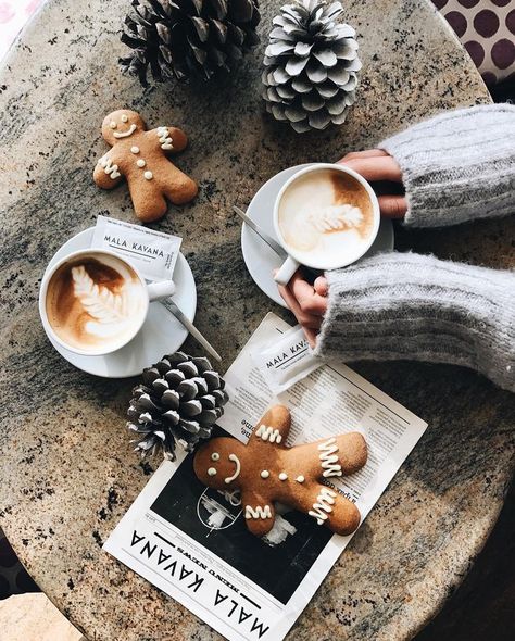 Флэтлэй, flatlay, кофе, раскладка, новый год Hygge Christmas, Days Before Christmas, Noel Christmas, Christmas Mood, Baby Cold, Christmas Aesthetic, Tea Recipes, Cozy Christmas, Christmas Inspiration