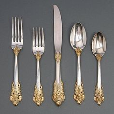 Luxury Cutlery, Crockery Design, Gold Cutlery Set, Victorian Table, Dinner Ware, Dining Etiquette, Gold Cutlery, Gold Flatware, Antique Silverware