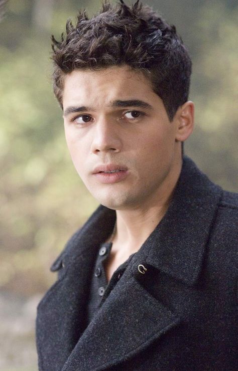 Steven Strait / Caleb Danvers : The Covenant (2006) Caleb Danvers, Warren Peace Sky High, Covenant Movie, Steven Strait, Warren Peace, Celebrity Boys, Fashion Models Men, Rugged Men, Gorgeous Guys