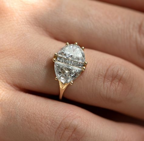 Half Moon Engagement Ring, Ring Alternatives, Moon Engagement Ring, Circle Diamond Rings, Beautiful Wedding Ring Sets, Half Moon Ring, Jewellery Wishlist, Alternative Wedding Rings, Ring Inspo