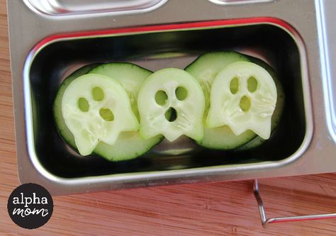 A Spooky Ghost Bento Box for Halloween Lunch (ghost cucumbers) by Wendy Copley for Alphamom.com Cucumber Halloween, Halloween Ghost Fruit Kabobs, Halloween Cucumber Ideas, Halloween Cucumber, Cucumber Halloween Snack, Halloween Bento Lunch, Halloween Bento Box For Kids, Spooky School Lunch, Halloween Smores