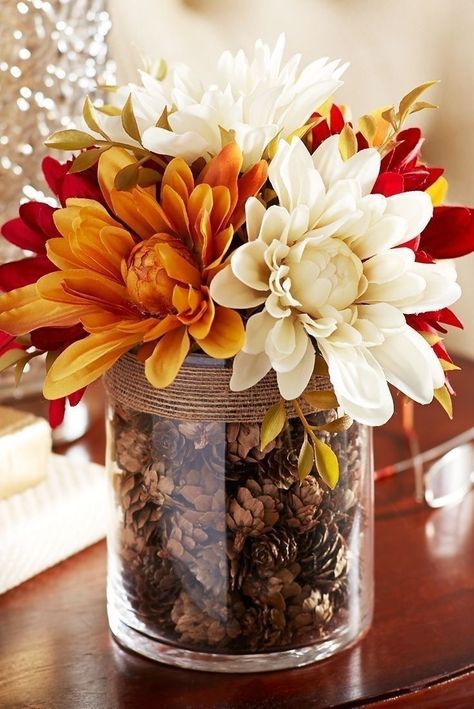 Round Table Centerpieces, Ideas Decoracion Navidad, Table Centerpieces Diy, Thanksgiving Flowers, Thanksgiving Decorations Diy, Diy Thanksgiving, Fall Thanksgiving Decor, Fall Deco, Thanksgiving Centerpieces