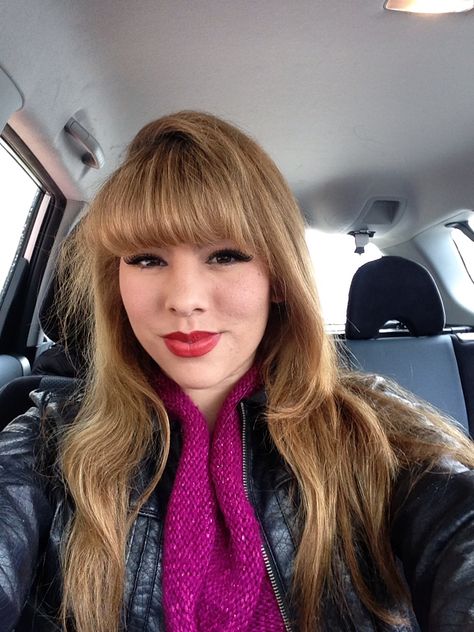 Taylor Swift look alike Taylor Swift Look Alike, Look Alike, Famous People, Being Ugly, Taylor Swift, Swift, Twins