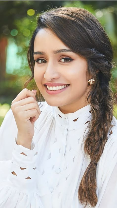 Dru Hill, शादी की तस्वीरें, Shraddha Kapoor Cute, Shraddha Kapoor, Bollywood Girls, Bollywood Celebrities, Bollywood Fashion, Kurti Designs, Bollywood Actress