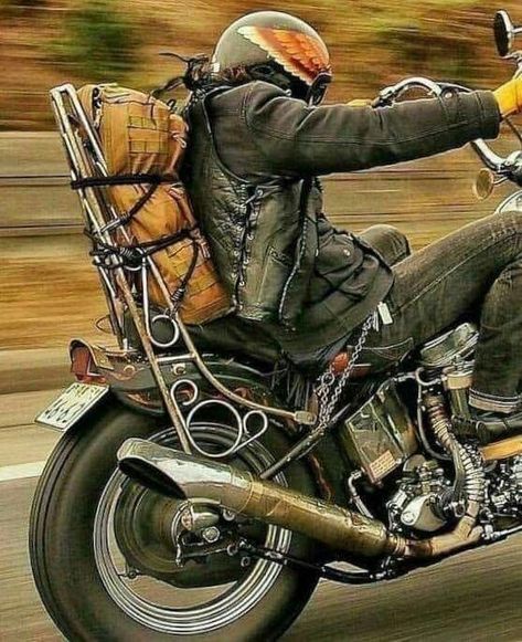 Who else loves this easy rider western outlaw vibe? Мотоциклы Harley Davidson, Motorcycle Camping Gear, Old School Chopper, Мотоциклы Cafe Racers, Motorcycle Culture, Rat Bike, Chopper Bike, Motorcycle Camping, Chopper Motorcycle